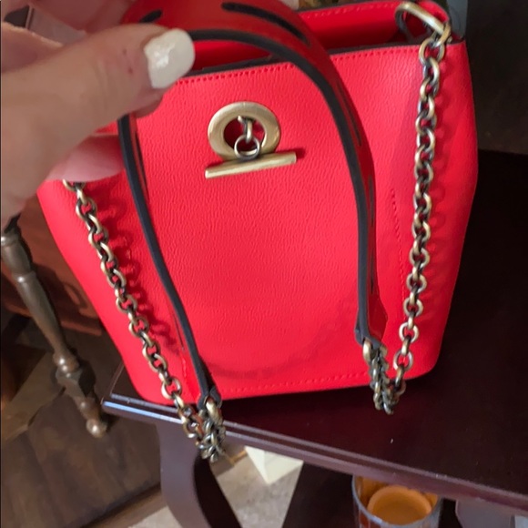 ๐ SONDRA ROBERTS CROSSBODY ๐ - Picture 2 of 9